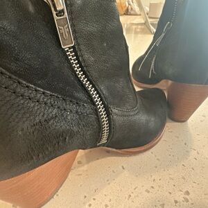 Frye Black Leather Heeled Bootie Reina 7